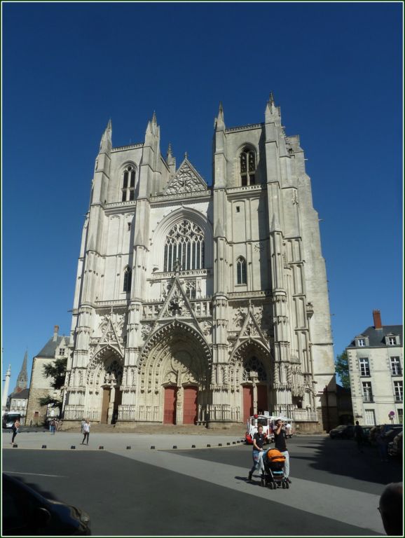 VX-P1280162.jpg      03/09/2019 15:11 ..  NANTES Cathedrale