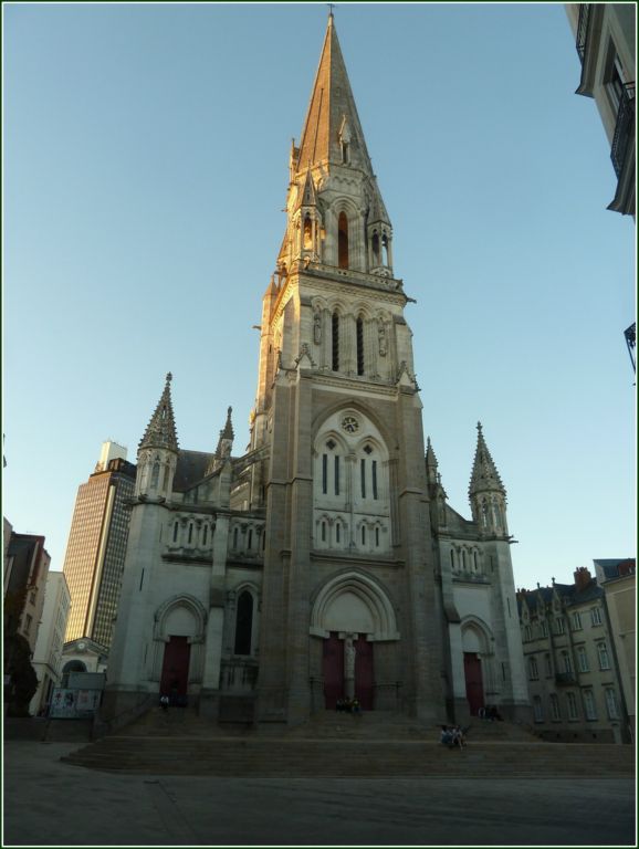 VX-P1280189.jpg      03/09/2019 19:44 ..  NANTES Eglise St-XXX