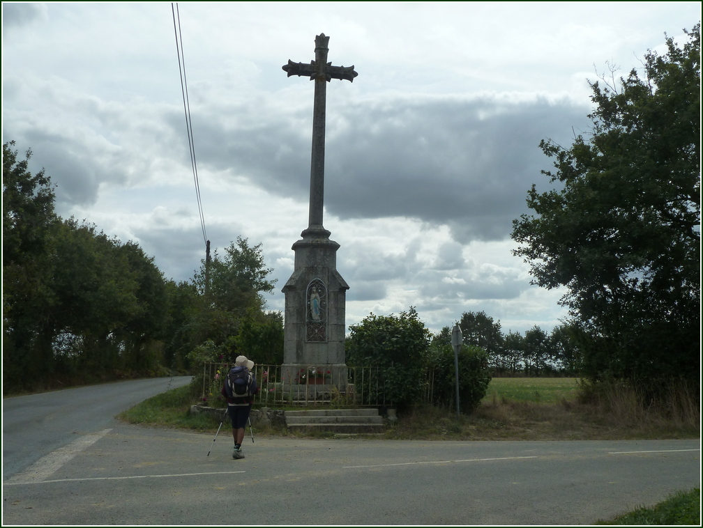 VX-P1280292.jpg      08/09/2019 13:31 ..  un beau CALVAIRE avant VENDRENNES