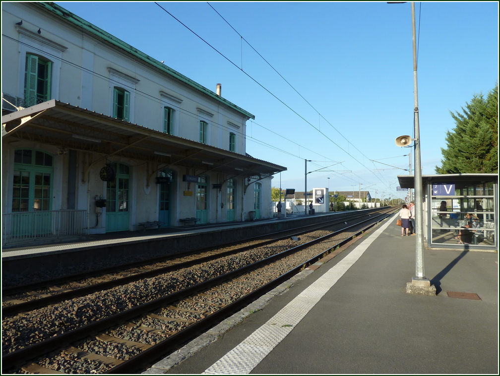 VX-P1280498.jpg      15/09/2019 08:16 ..  dernier jour: la GARE de SURGERES