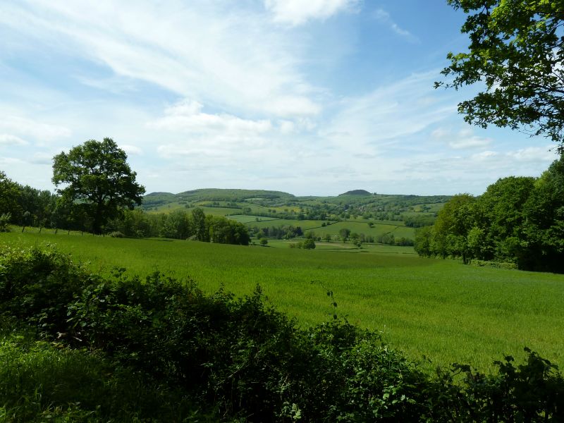 p1170051.jpg      07/05/2015 12:19     4849ko     paysage campagnard du Morvan