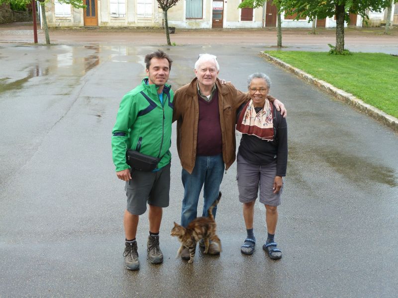 p1170119.jpg      09/05/2015 06:47     4541ko     le bénévole Gérard, l'allemand HANS (parti de Trêves = TRIER sur la Moselle) et Chantal