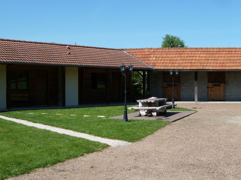 p1170169.jpg      10/05/2015 15:22     4516ko     notre très beau et confortable GITE Equestre JEUNOT (après URZY) §MMDD14S