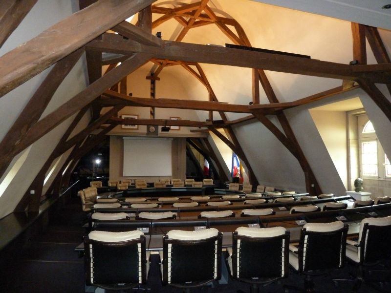 p1170238.jpg      11/05/2015 15:09     4621ko     Salle du Conseil Municipal au dernier étage du chateau de Nevers