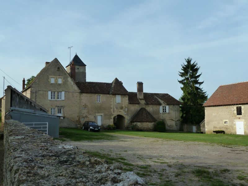 p1170258.jpg      12/05/2015 07:46     5006ko     une Ferme fortifiée vers ''Le Vieux Vernay'' (§MMDD17S)