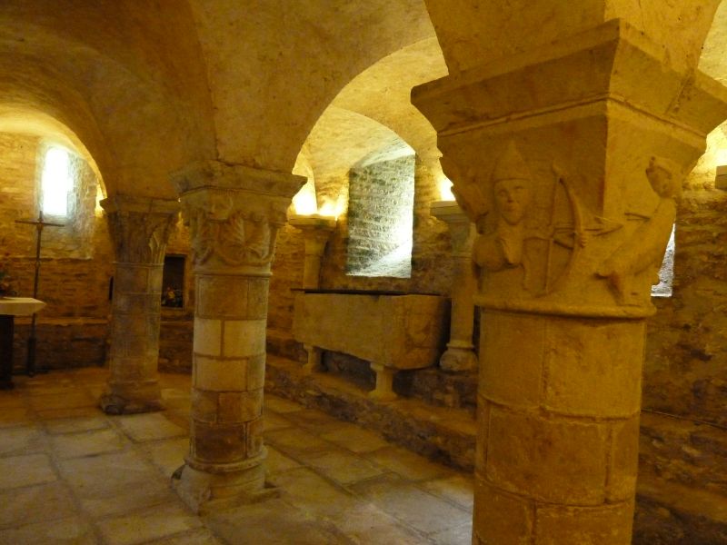 p1170265.jpg      12/05/2015 12:46     3631ko     la crypte souterraine, Eglise de SAINT-PARIZE le Chatel     §MMDD19S