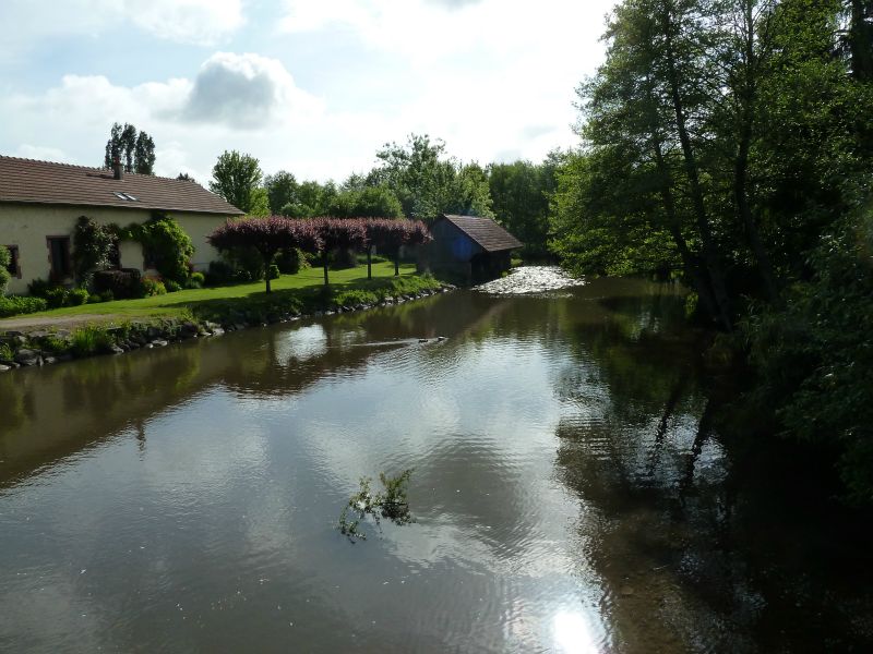 p1170375.jpg      15/05/2015 08:50     4748ko     La MARMANDE, rivière paisible à Charenton-du-Cher  §MMDD26S