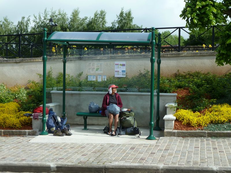 p1170441.jpg      17/05/2015 09:14     4606ko     nous aimons bien les Abribus, ici au pied de l'église de CHATEAUMEILLANT  §MMDD33S