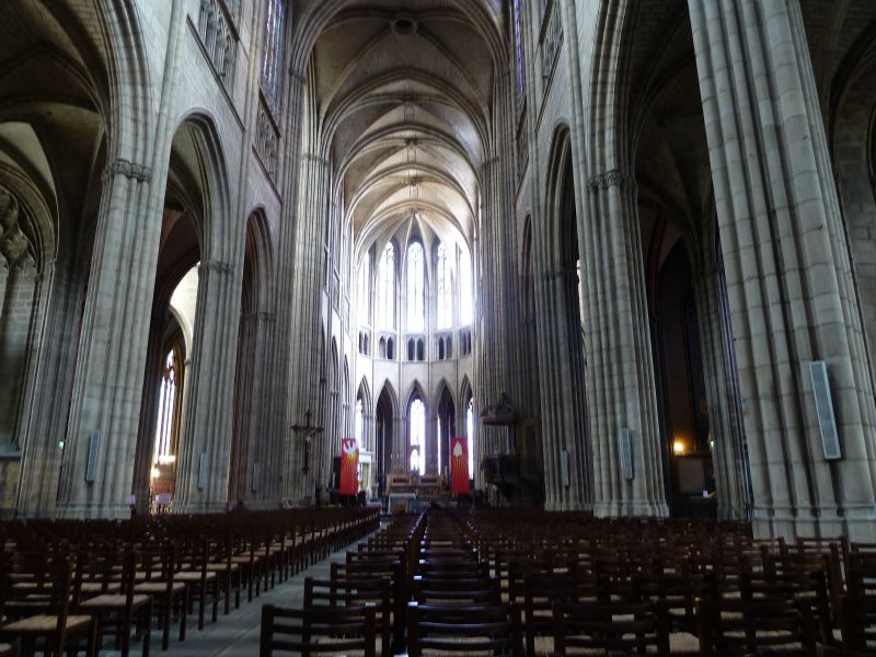 p1180045.jpg      25/05/2015 14:55     4918ko     l'intérieur de la cathédrale