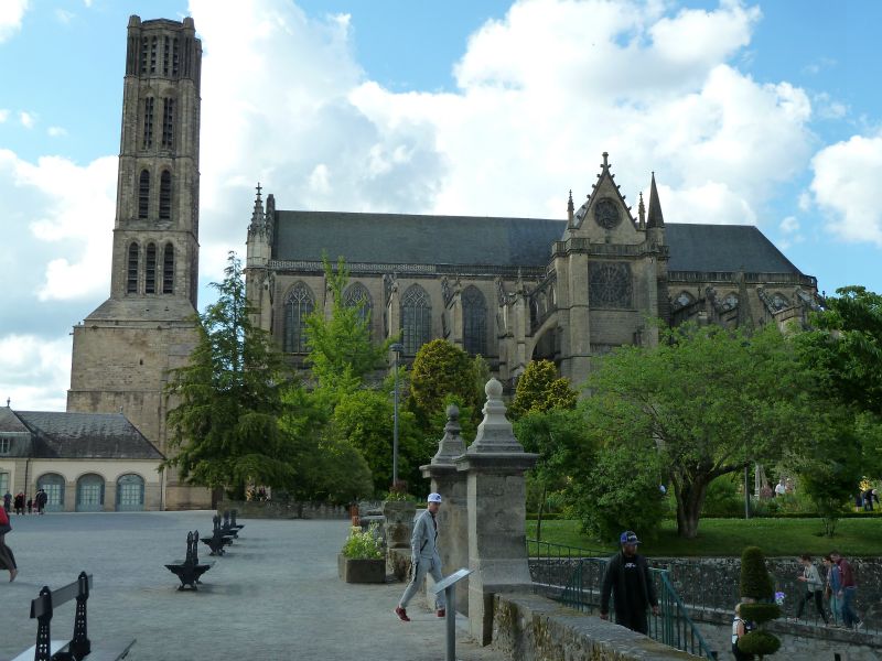 p1180089.jpg      25/05/2015 17:07     4800ko     la Cathédrale vue depuis l'esplanade